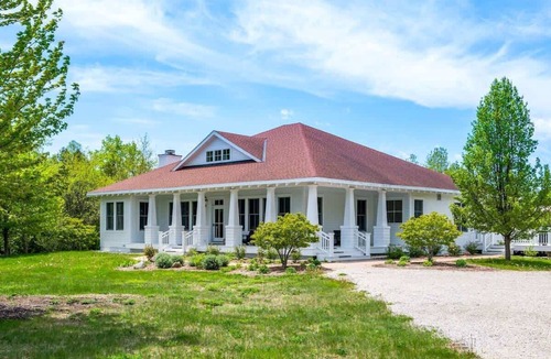 Ellison Bay House | Lost Lane | Luxury Retreat w/Hot Tub & Trails