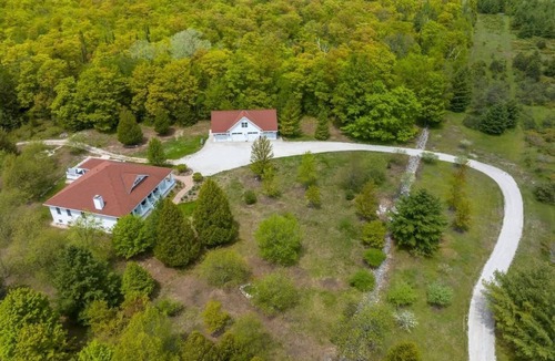 Ellison Bay House | Lost Lane | Luxury Retreat w/Hot Tub & Trails