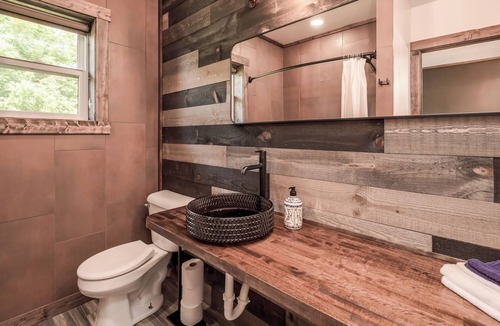 Prescott Apartment | Lounge & Cozy Living | Free Parking