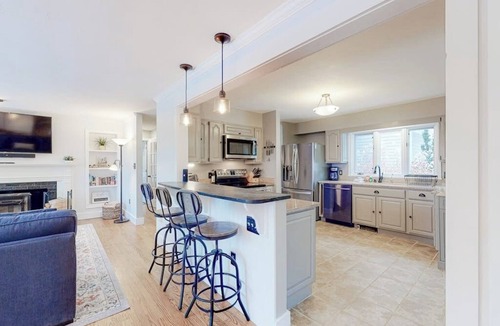 Campton House | Lovely mountain retreat with amazing views, game room & firepit