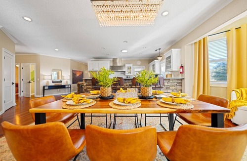 Mariposa House | Luxurious Brand New property 3bd/3b Pool & Hot tub