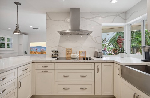 Tropic Isle House | Luxurious Single-Story Waterfront Pool Villa in Delray Beach! VIP Passes!
