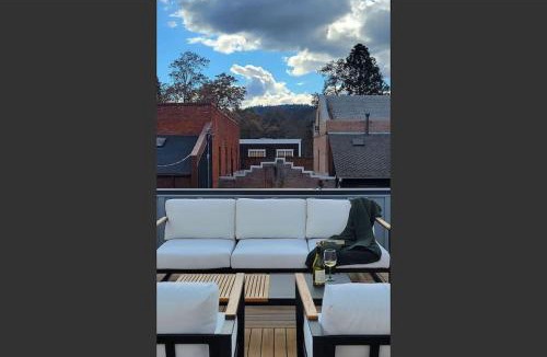 Jacksonville House | Luxurious Station House Suite B