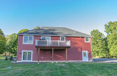 Highland House | Luxury 4BR Home With Mountain Views