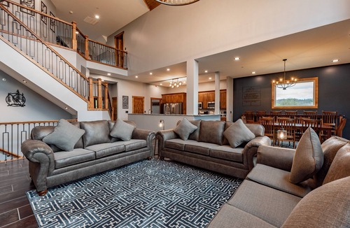 Swanton House | Luxury Dog Friendly Lodge w/Pool & Hot Tub