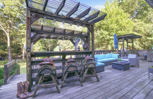 Stroudsburg House | LUXURY Simply Serene: ESCAPE ROOM/Wild West City/Sauna/Spa/Golf/Pool/on 4 ACRES