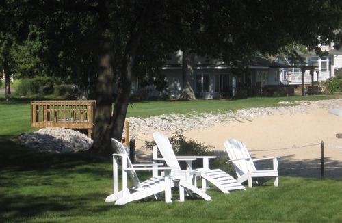 Holland Cottage | Macatawa Lake View Cottage by State Park and Bike Trails