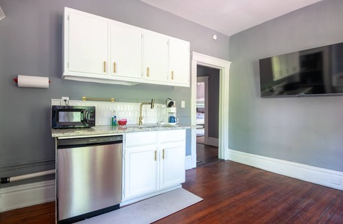 Five Points South Apartment | Magnolia Loft Suite - Family/Bunk Beds/WorkSpace