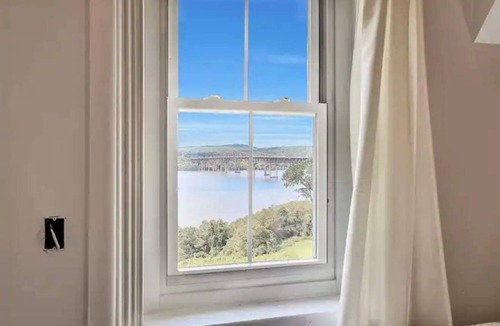 Newburgh House | Majestic RiverView Estate - Breathtaking Views