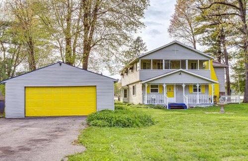 Baldwin House | Manistee Forest Retreat: Group-Friendly Lake House