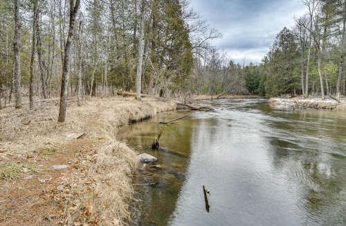 Mason County House | Michigan Log Cabin w/Pere Marquette River Views