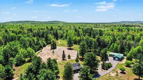 Thompsonville House | Michigan Up North Adventures All seasons retreat