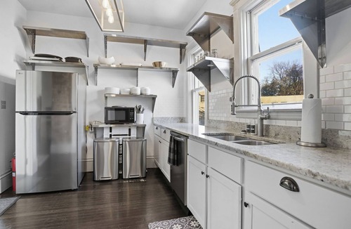 Downtown Minneapolis House | MINNeSTAY* The Lyon House at Loring Park