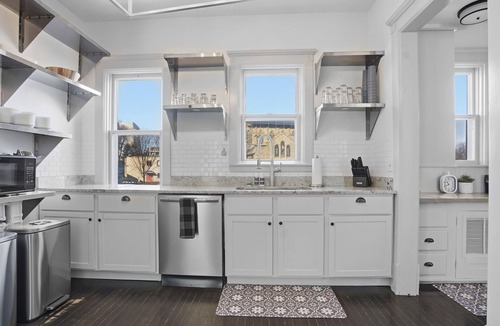Downtown Minneapolis House | MINNeSTAY* The Lyon House at Loring Park
