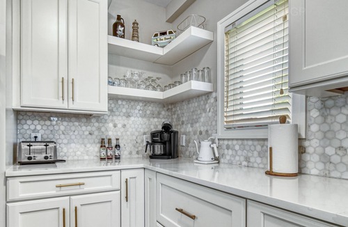 Douglas Condo | Minutes to the Beach, Douglas, & Saugatuck!