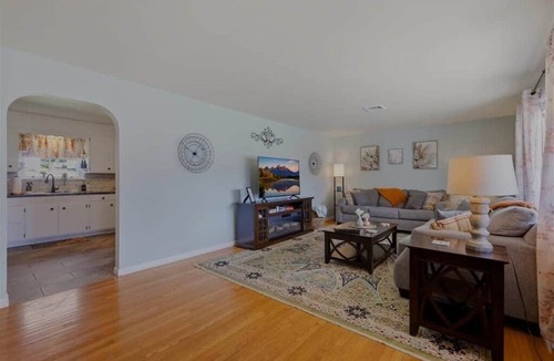 Pottstown House | Moder 1-StoryGem, Yard, Pet, & Peace
