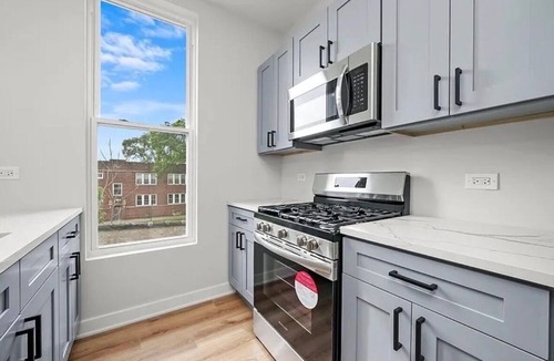 Woodlawn Apartment | Modern 3BR Near Obama Center, UChicago & McCormick