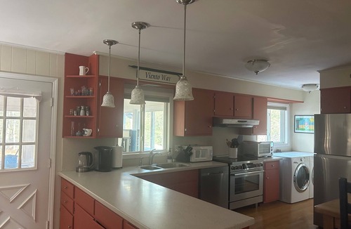 Mount Marion House | Modern Amenities, Country Setting, Enjoy Hiking, Festivals, & Wineries.
