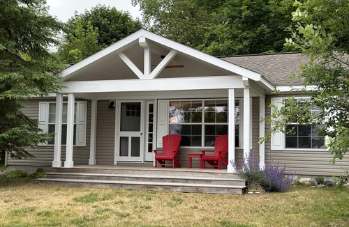 Central Lake House | Modern and Bright 2BD/2BA Cottage with Easy Access to Torch Lake