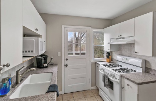 Libertyville Apartment | Modern and Spacious 2-Story