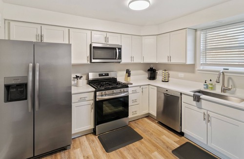 Libertyville House | Modern Home Centrally Located