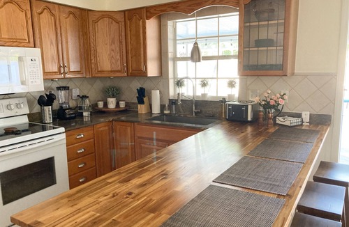Sarasota Springs House | Modern Oasis with Heated Pool near Siesta Key Beach and a Downtown 3BR/2BA