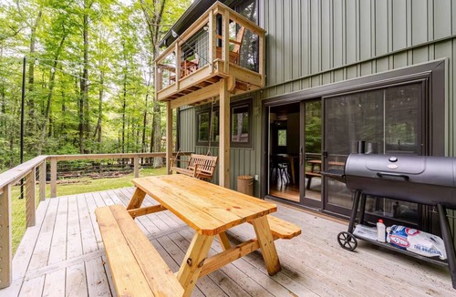 Kerhonkson Cabin | Modern, Serene Cabin with Outdoor Fireplace in Kerhonkson