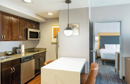 Canonsburg Hotel | Modern Southpointe Suite with Easy Access to Dining, Shopping & Pittsburgh Fun