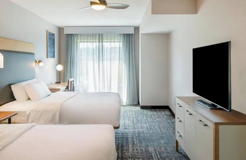 Canonsburg Hotel | Modern Southpointe Suite with Easy Access to Dining, Shopping & Pittsburgh Fun