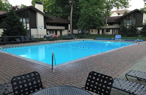 Boyne Falls Condo | Modern updated Boyne Mountain studio condo in the Villa perfect for a small family or group