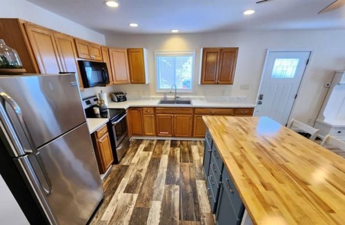 Brohman House | Moon Beam Lake Cottage