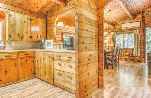Rhododendron Cabin | Moondance Cabin - Secluded Creekside Log Cabin, Fireplace, Hot Tub