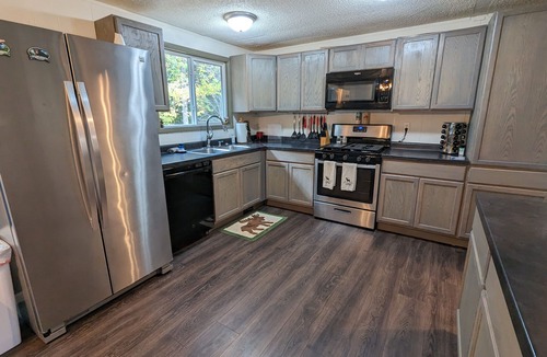 Ontonagon House | Moose Tracks Hot Tub Hideaway w/50 amp EV Outlet