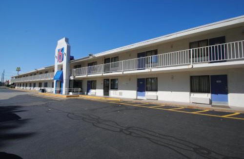 Chicopee Hotel | Motel 6-Chicopee, MA - Springfield