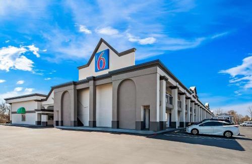 Lester Hotel | Motel 6 Lester - Philadelphia Airport