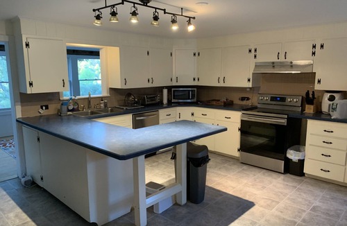 Millerton House | Mountain View Farmhouse, pool/hot tub, fire pit, 4 seasons porch, game room