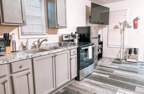 Cave Spring Cabin | Nature's Cedar Creek Getaway-K