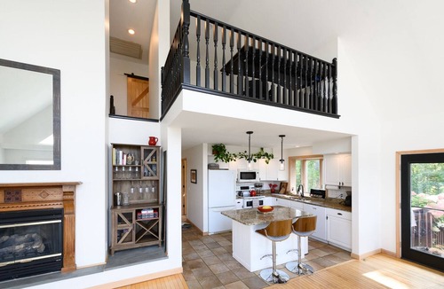 Ancram House | Near Hudson - Gorgeous Sunsets + Catskill Mountain Views