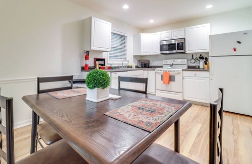 Bedford Apartment | Near Parks + Restaurants: Updated Toledo Apt!
