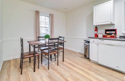 Bedford Apartment | Near Parks + Restaurants: Updated Toledo Apt!