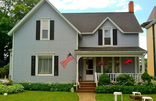 Charlevoix House | New fall rates for just minimum two nights stay now! Come enjoy the fall colors!