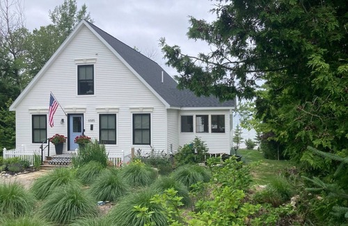 Bay Shore House | New, Little Traverse Bay water front, bike ride to Bay Harbor Resort