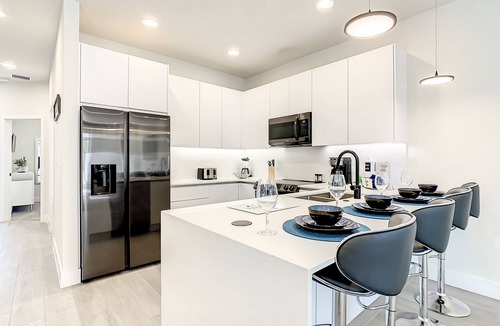 Four Corners House | NEW Pool Villa Near Disney - 8 guests