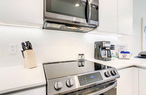 Four Corners House | NEW Pool Villa Near Disney - 8 guests