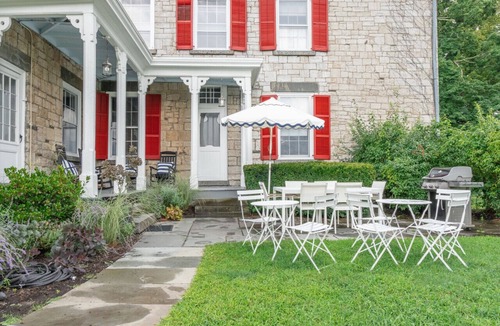 Town of Marbletown House | NEW: Stylish Limestone Villa w/Sauna and Movie Theatre