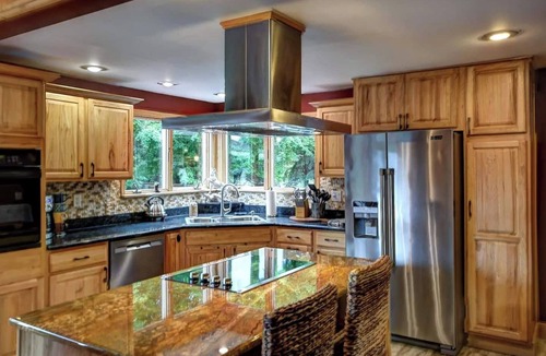 Mayfield Cabin | NEW! TC Ranch Therapy - Hot Tub, Sauna, Pool Table