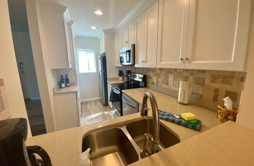 Crescent Beach House | Newely renovated Oceanview Townhouse