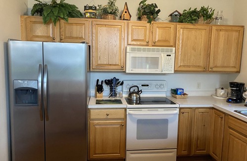 Gaylord House | Newly remodeled townhouse with 5 bedrooms & 4 1/2 baths with hot tub.