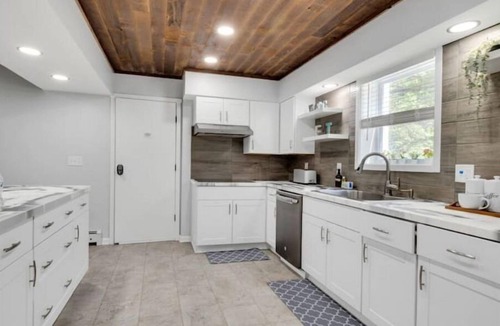 Elmira House | Newly Renovated Lakeview Oasis!