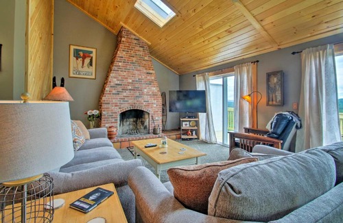 Birch Hill House | North Conway Family Condo with 3 Decks and Mtn Views!